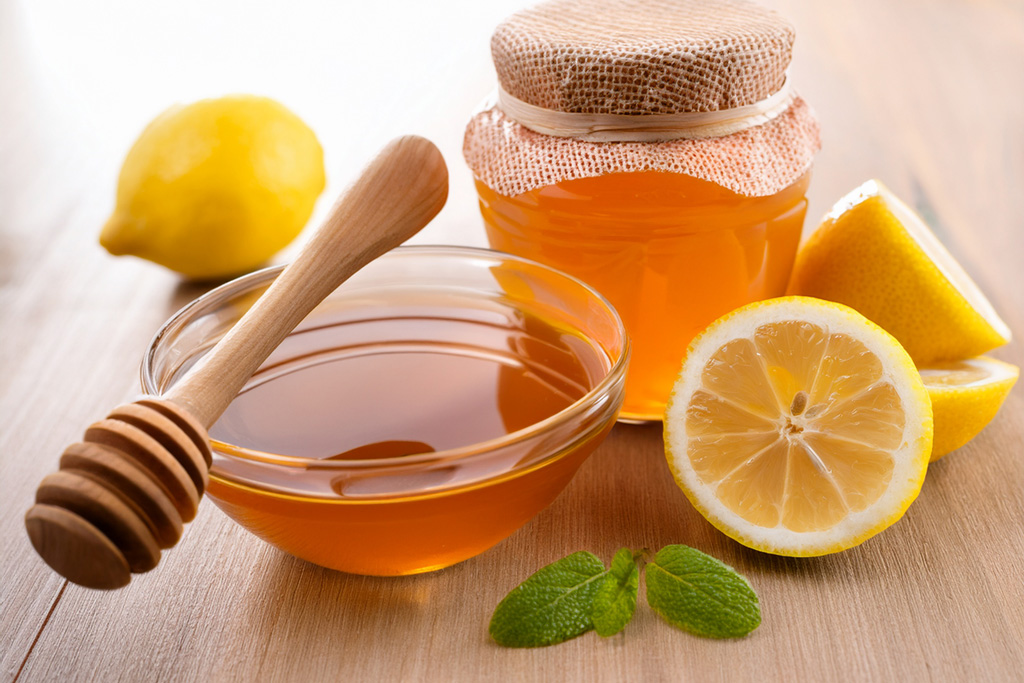 lemon,-honey-and-lemon-tea
