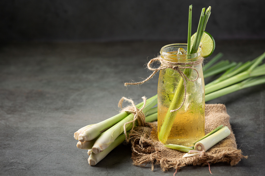 lemongrass-honey-lemon-juice-food-beverage-products-from-lemongrass-extract-food-nutrition-concept